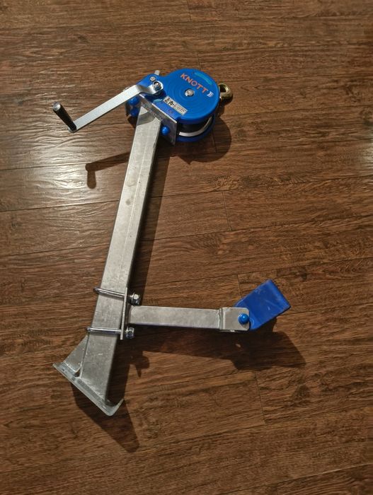 Wyciągarka z ramieniem ,dziobnicą kompletem  cybantów wyprzedaż outlet