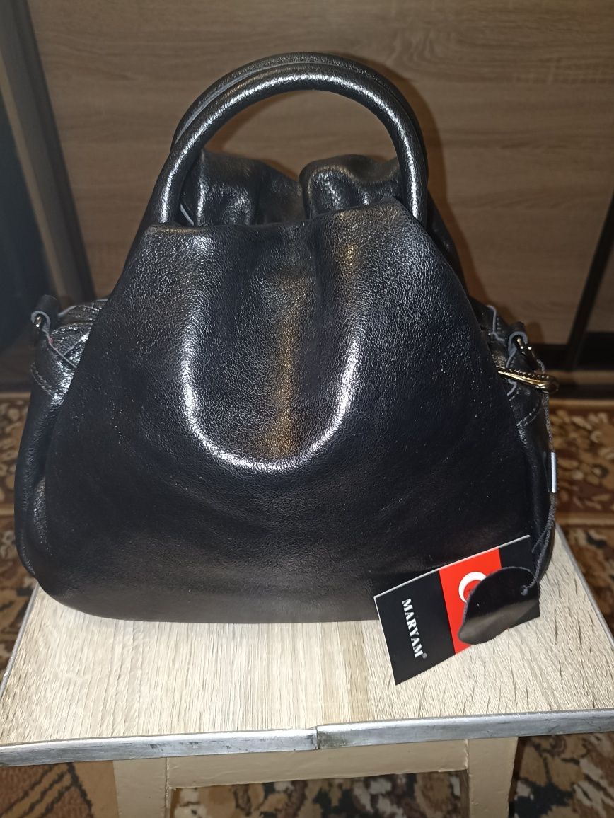 Продам кожаную сумку фирмы Maryam