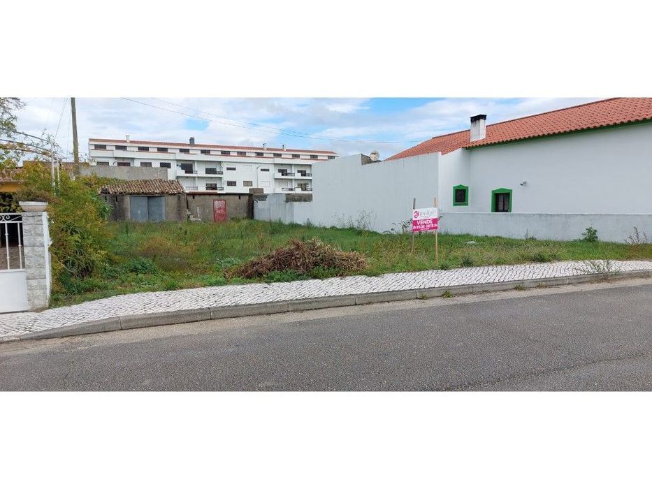 Terreno plano para construção em Vieira de Leiria