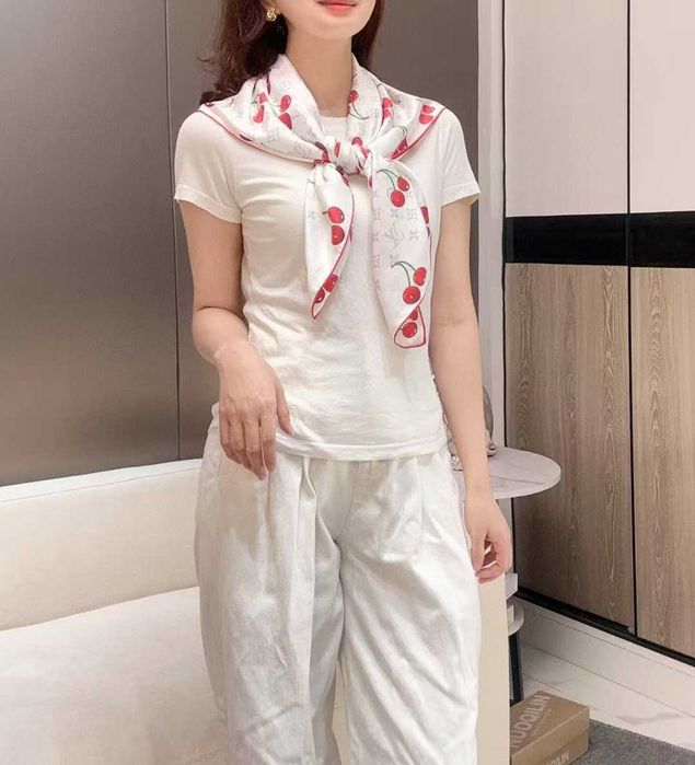 lv wiśnia dama biały szalik szalek