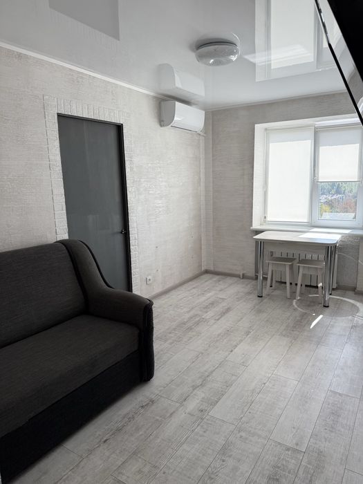 Продам 2-кімнатну квартиру-студію з євроремонтом Автовокзал Кривий Ріг