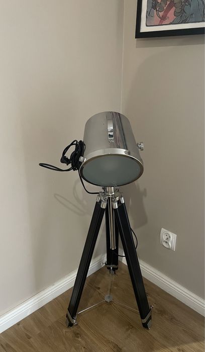 Lampa reflektor w stylu loft
