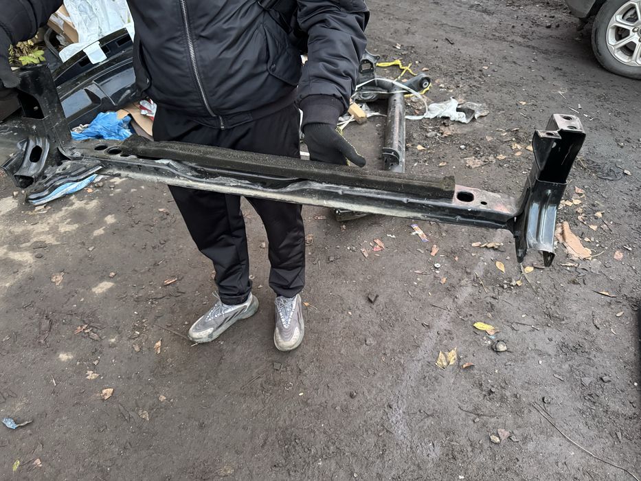 Полка касети радіаторів Ford Kuga Escape mk3