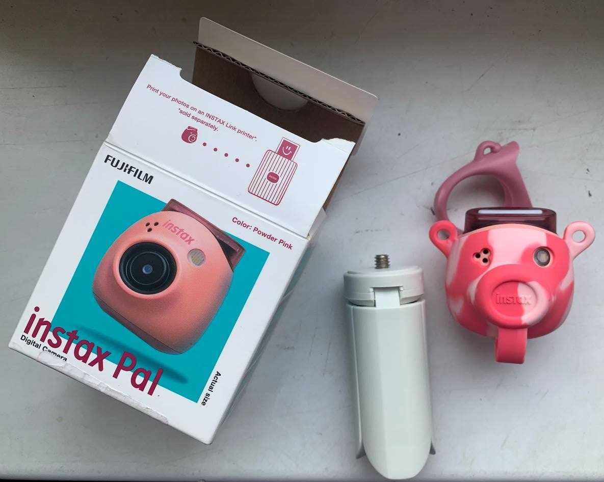 Камера Fujifilm Instax Pal Рожева (чохол та штатив у подарунок!)