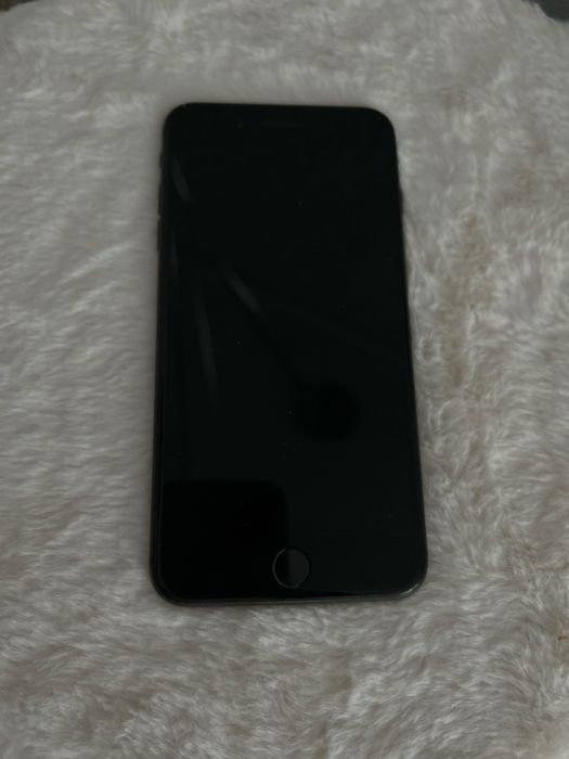 iPhone 8 Plus 64GB czarny – sprawny, gotowy do użycia!
