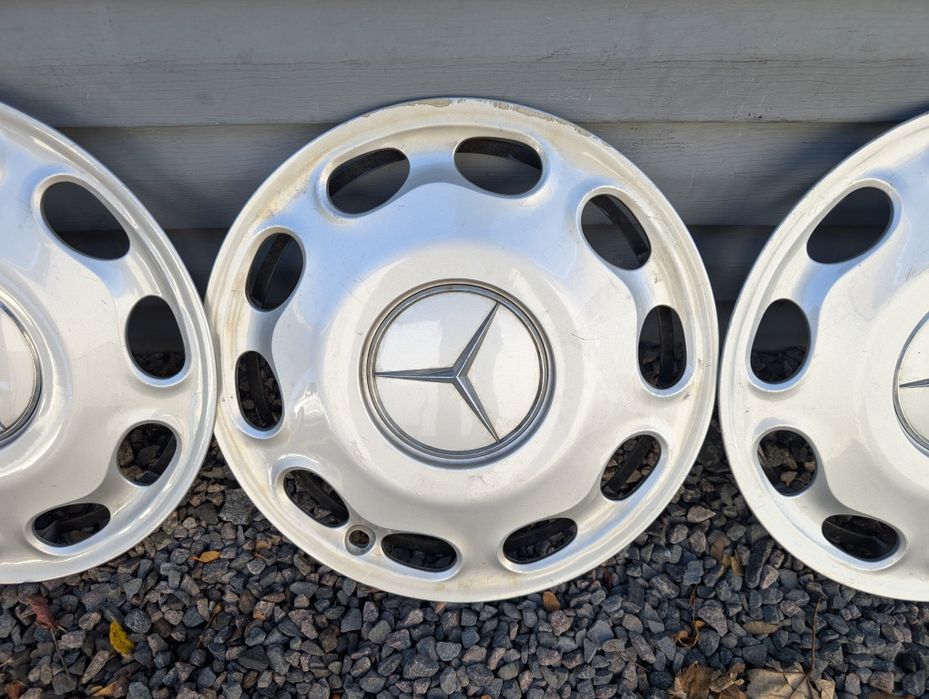 Оригінальні ковпаки Mersedes R15 в хорошому стані