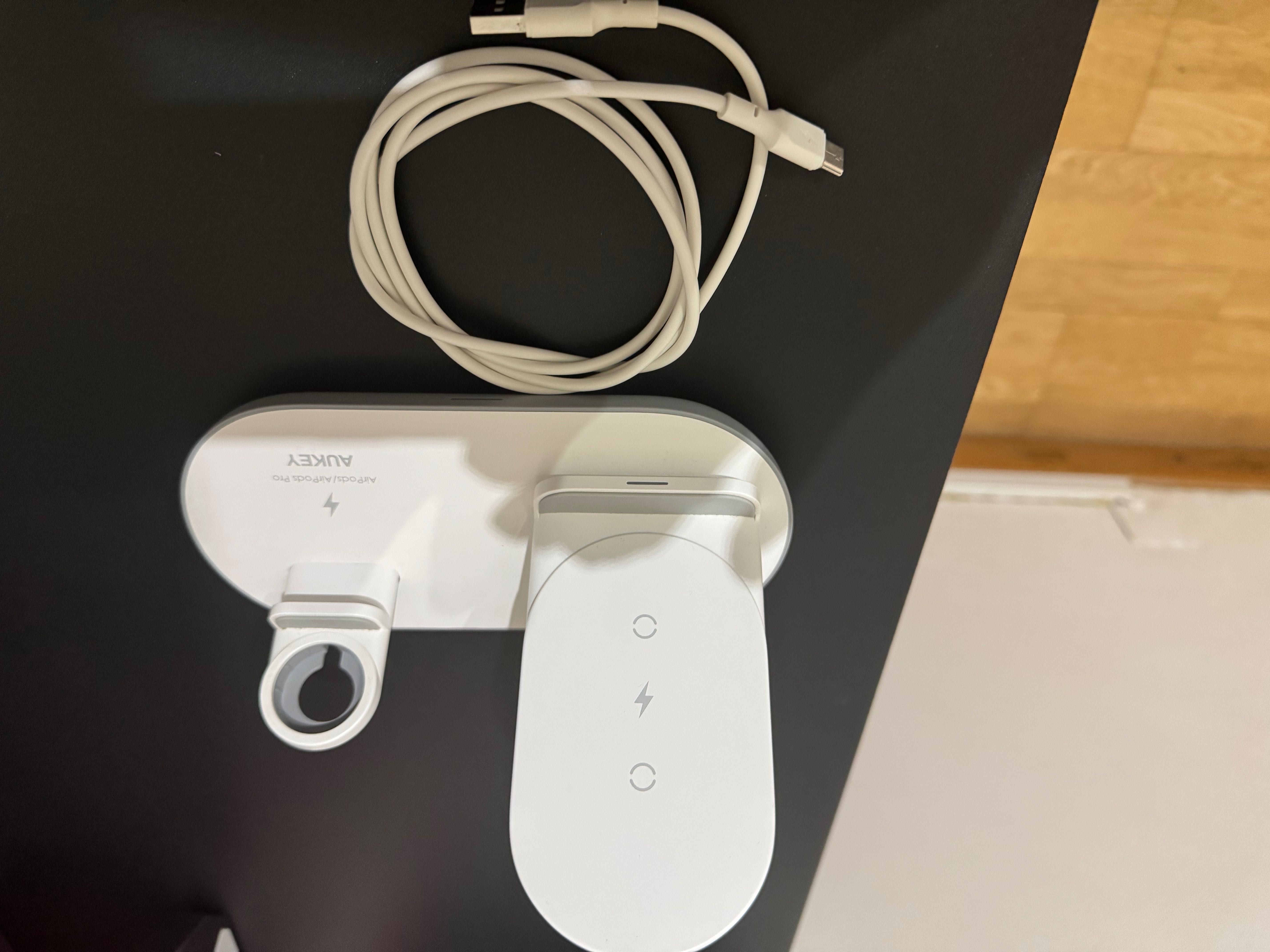 Cargador AUKEY 3 em 1 sem fios .
