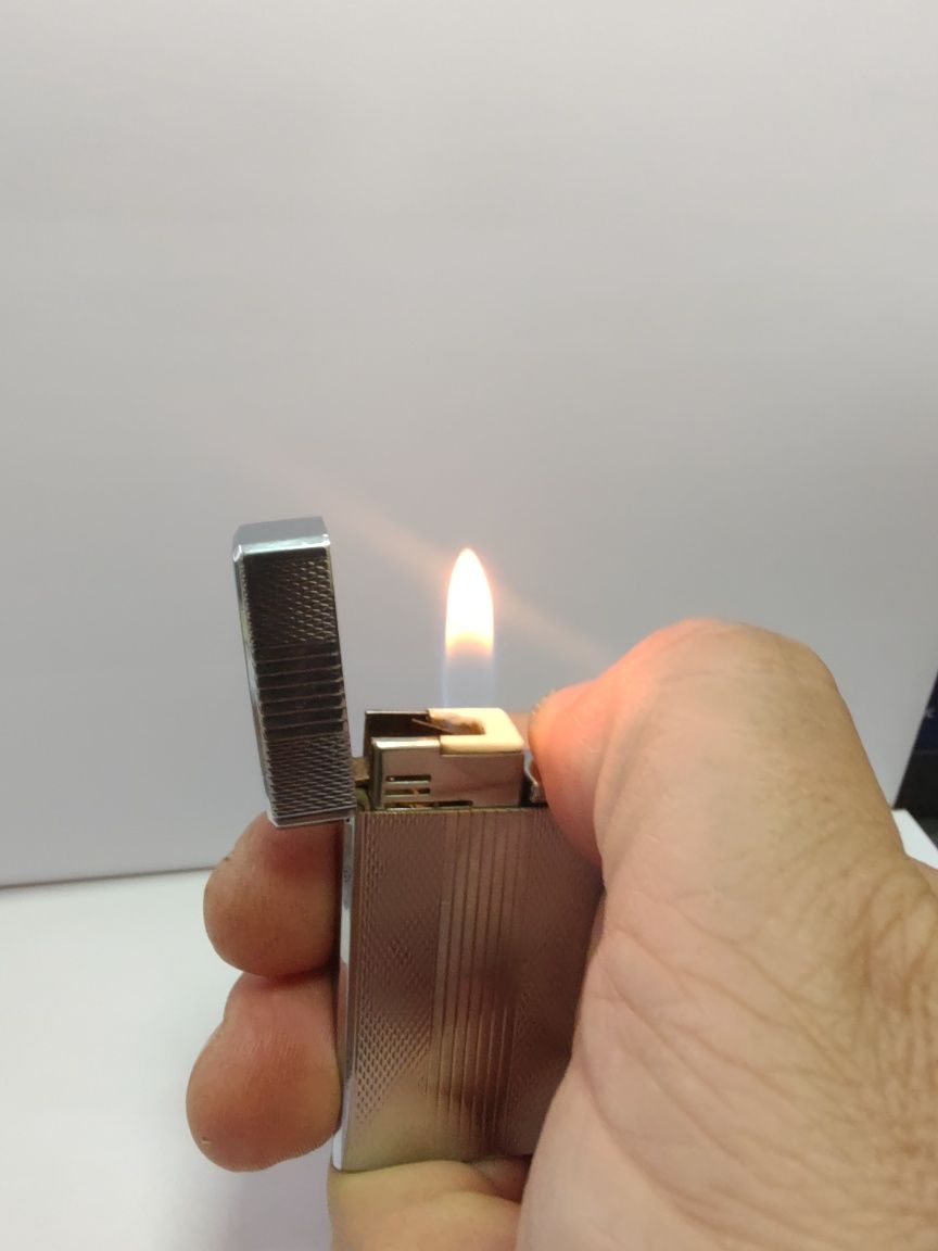 Винтажная зажигалка Colibri Molectric 88.