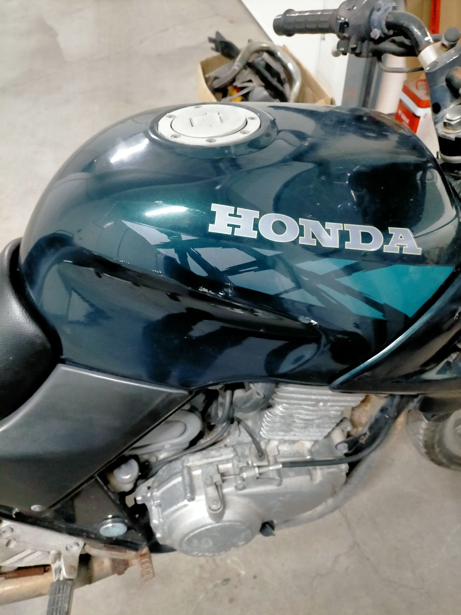 CB500 94 quadro com documentos para peças.
