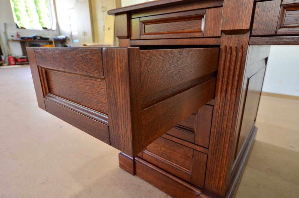 Biurko Amsterdam z blatem prostokątnym