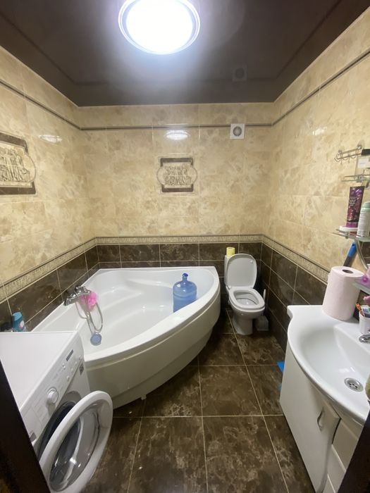 Продаж 2 к. Озерна