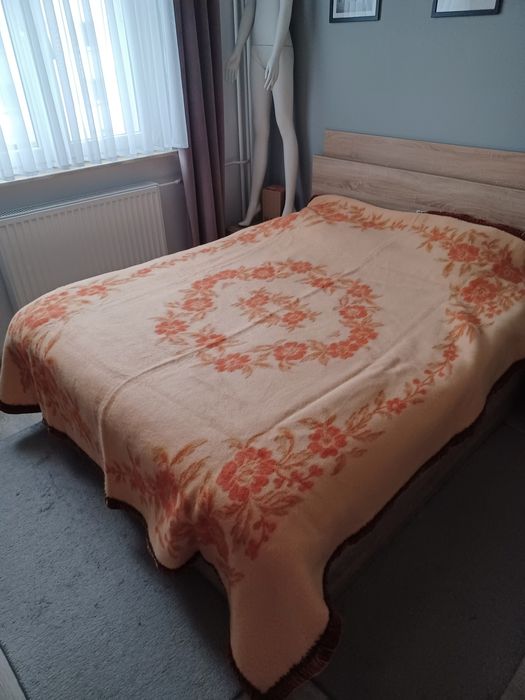 Duży wełniany koc narzuta 220*260 w stylu Prl