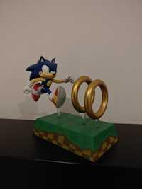 Sonic figura com anéis e base