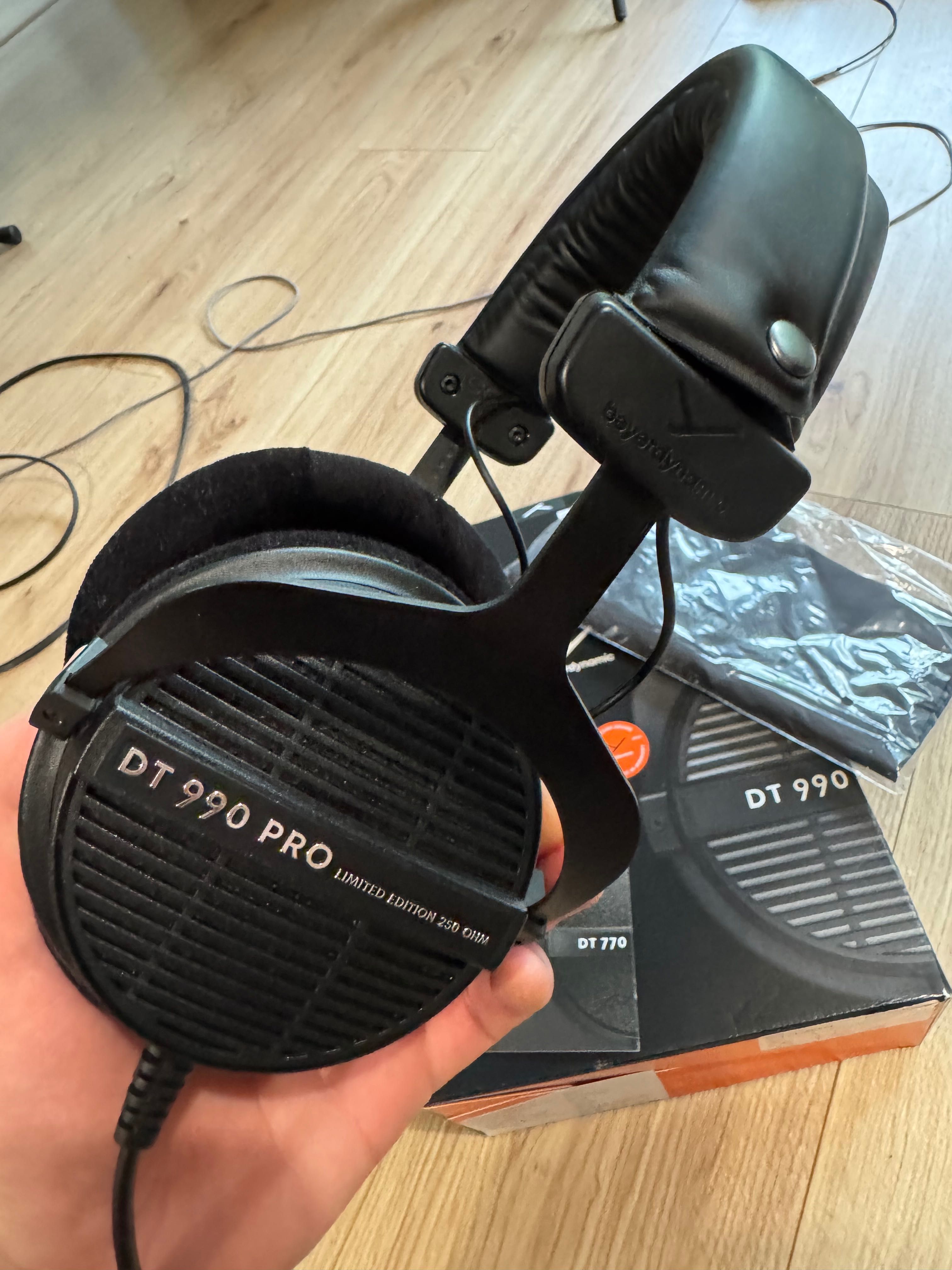 Beyerdynamic DT 990 Pro 250 Ohm Limited Edition