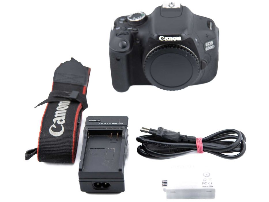 Lustrzanka Canon EOS 600D korpus z ładowarką - przebieg 30735 zdjęć