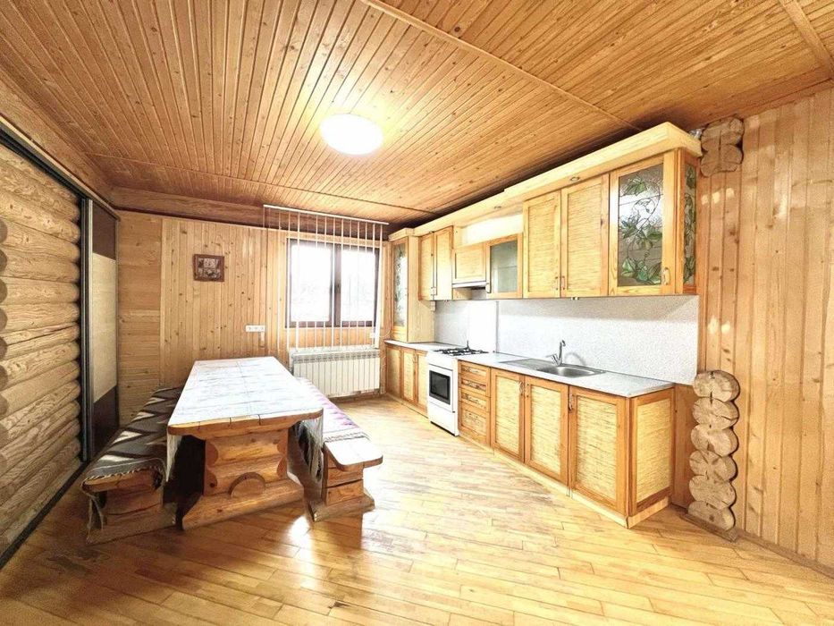 Продаж будинку, вулиця Білогорща