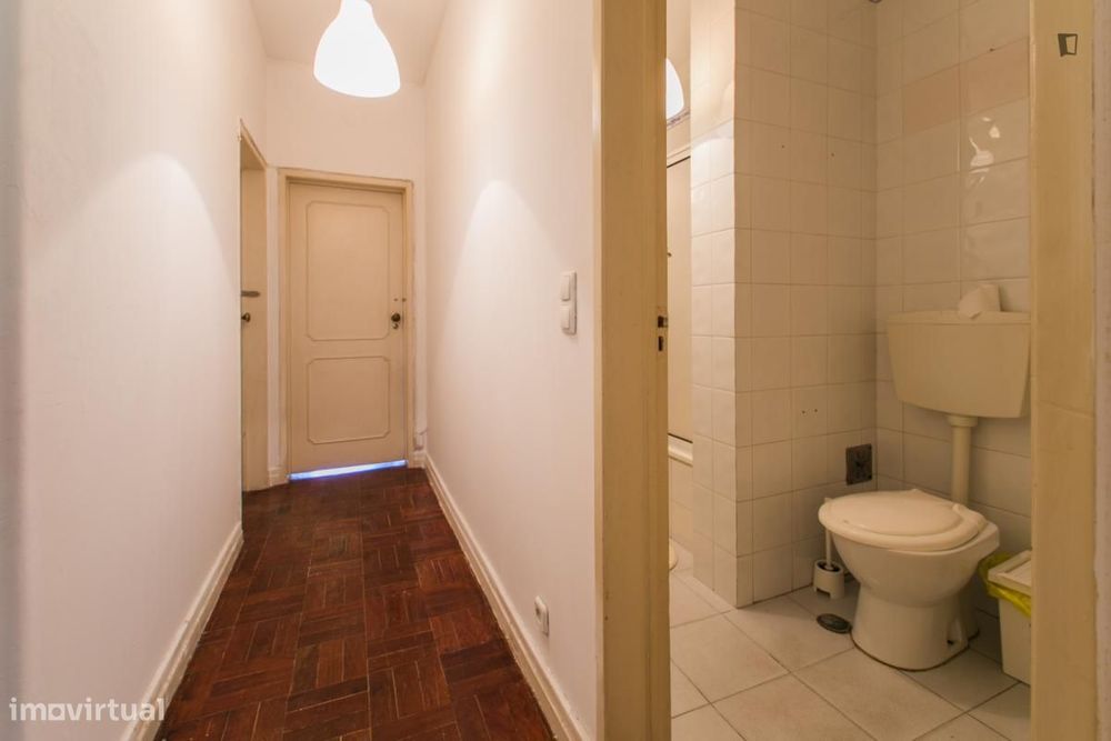 Quarto - localizado em Estrela Lisbon