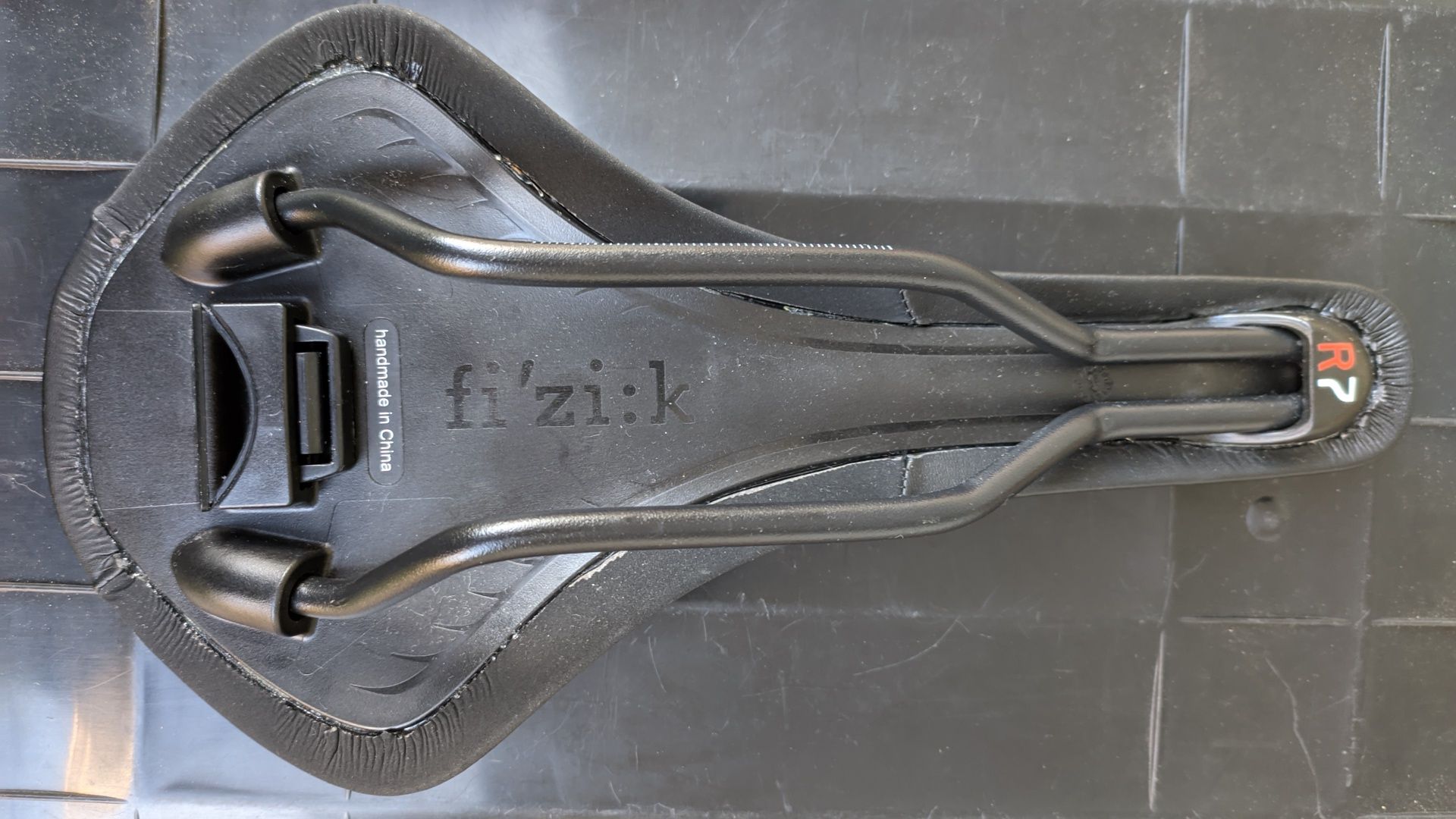 Selim Fizik Antares R7 preto, novo