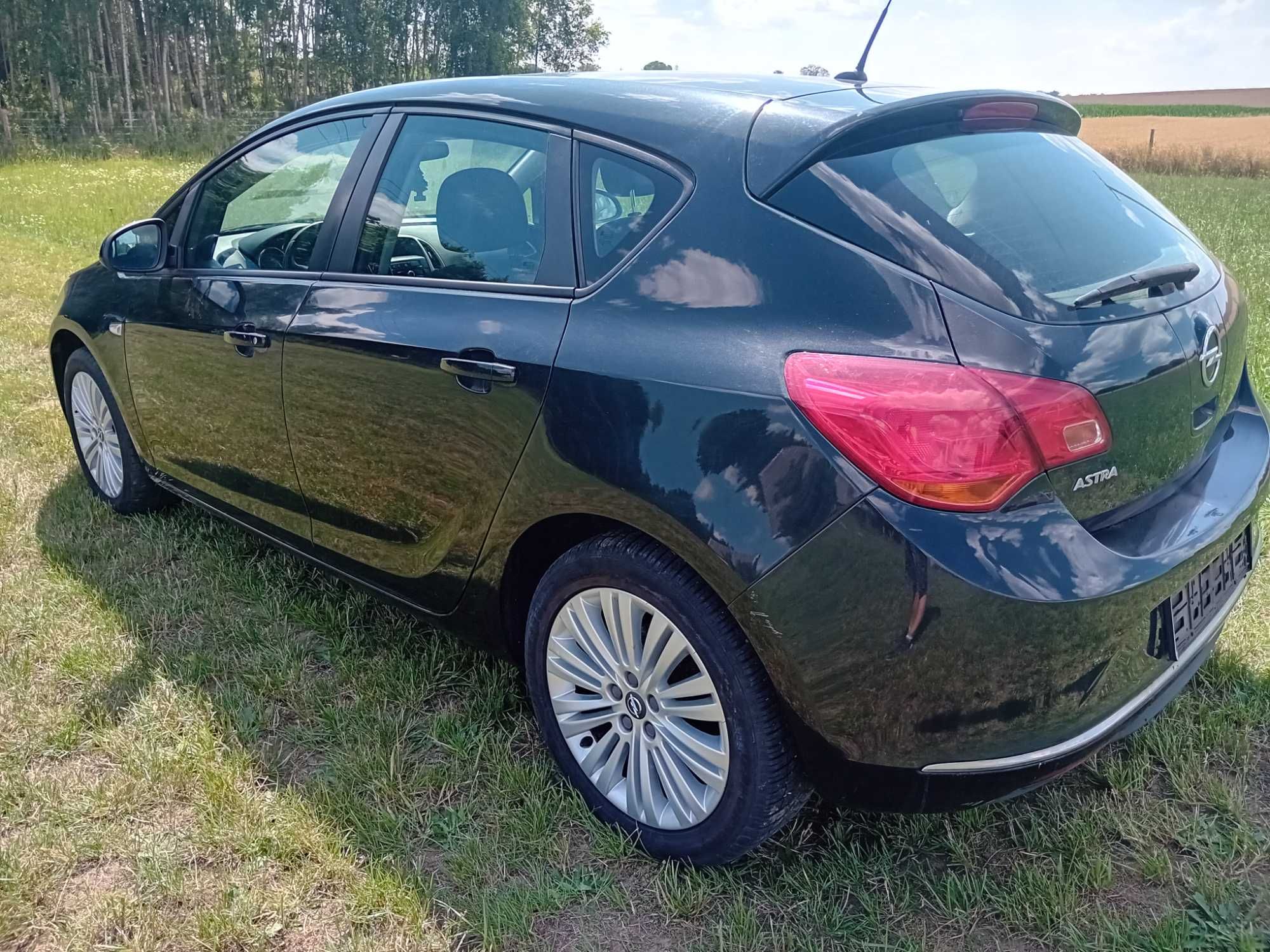 Sprzedam Opel ASTRA "J"