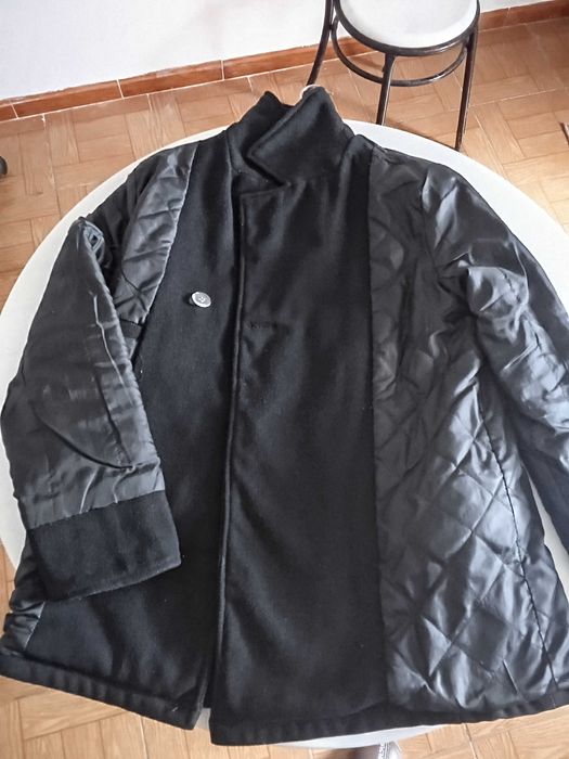 Casaco preto usado