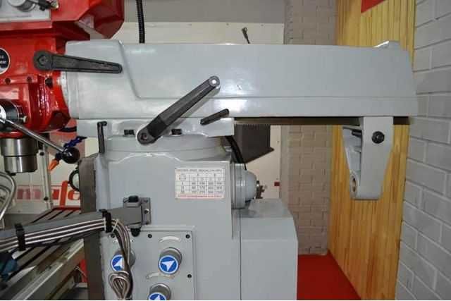 Фрезерний верстат Holzmann BF 600D