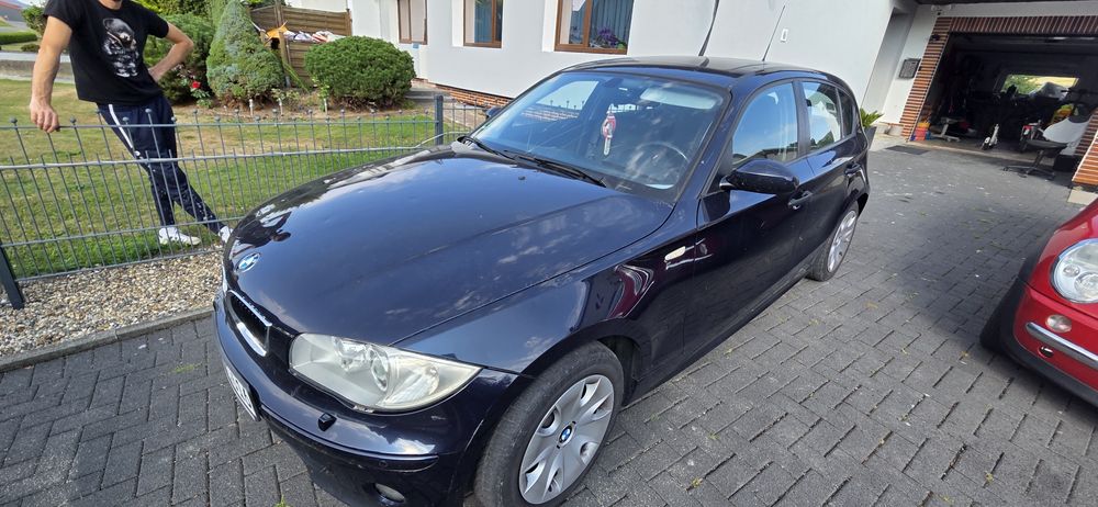 Bmw 118i bogate wyposażenie klima szyberdach ksenony Navi 2006 rok