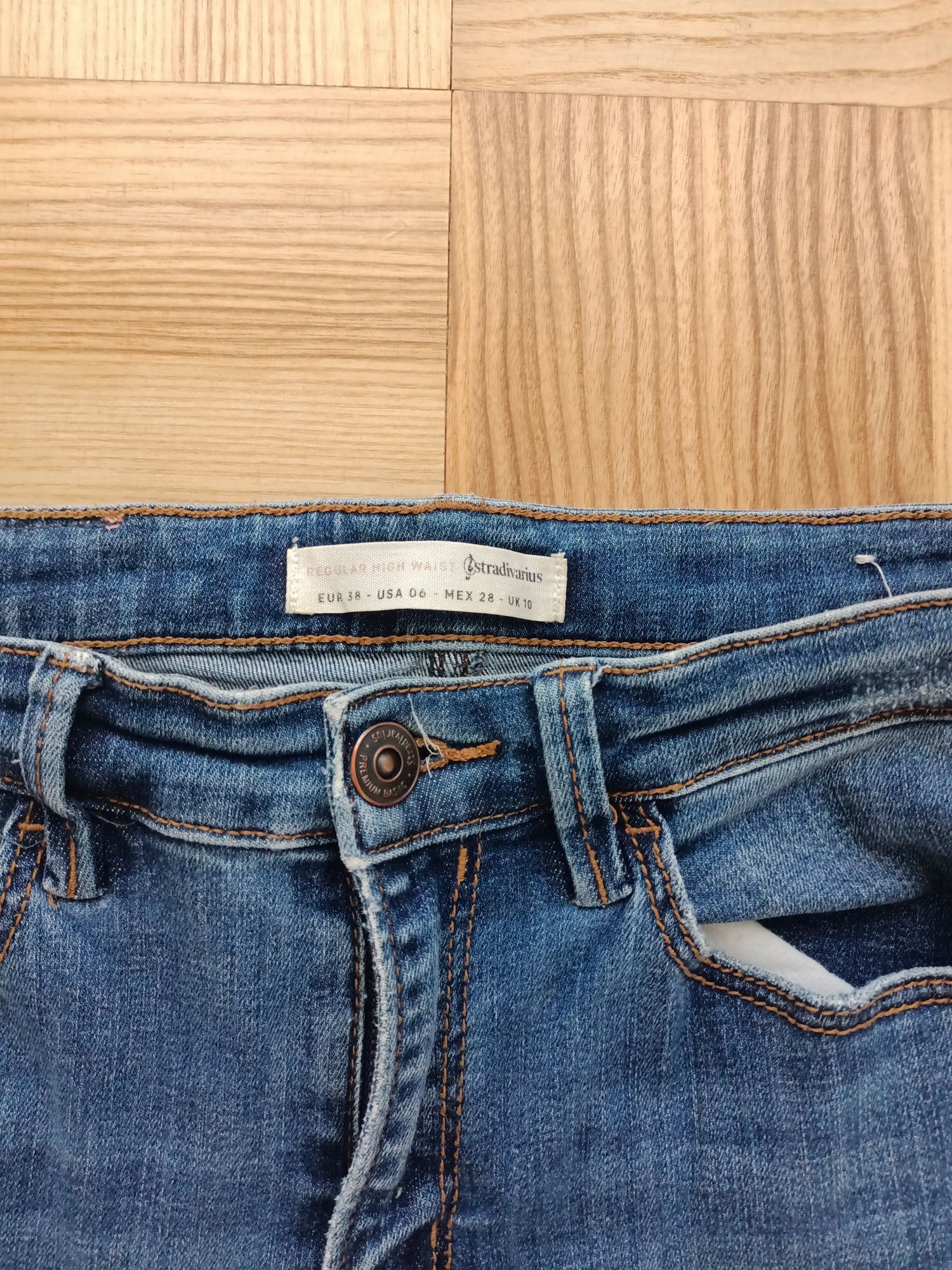 Jeansy Stradivarius dżinsy spodnie skinny z przetarciami rurki obcisłe