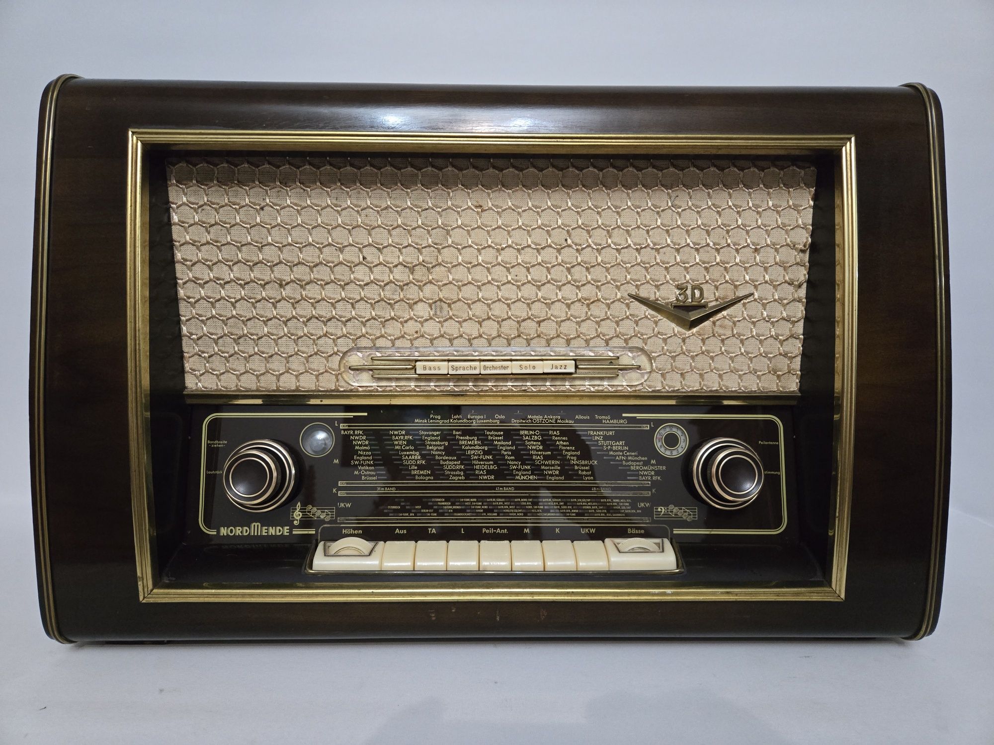 Rádio antigo reparado Nordmende