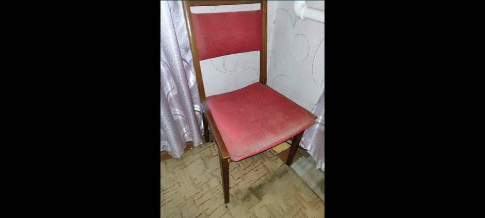 Табуретки дерев'яні