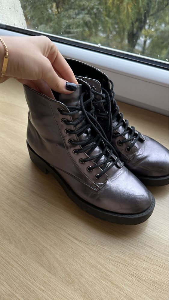 Srebrne botki H&M