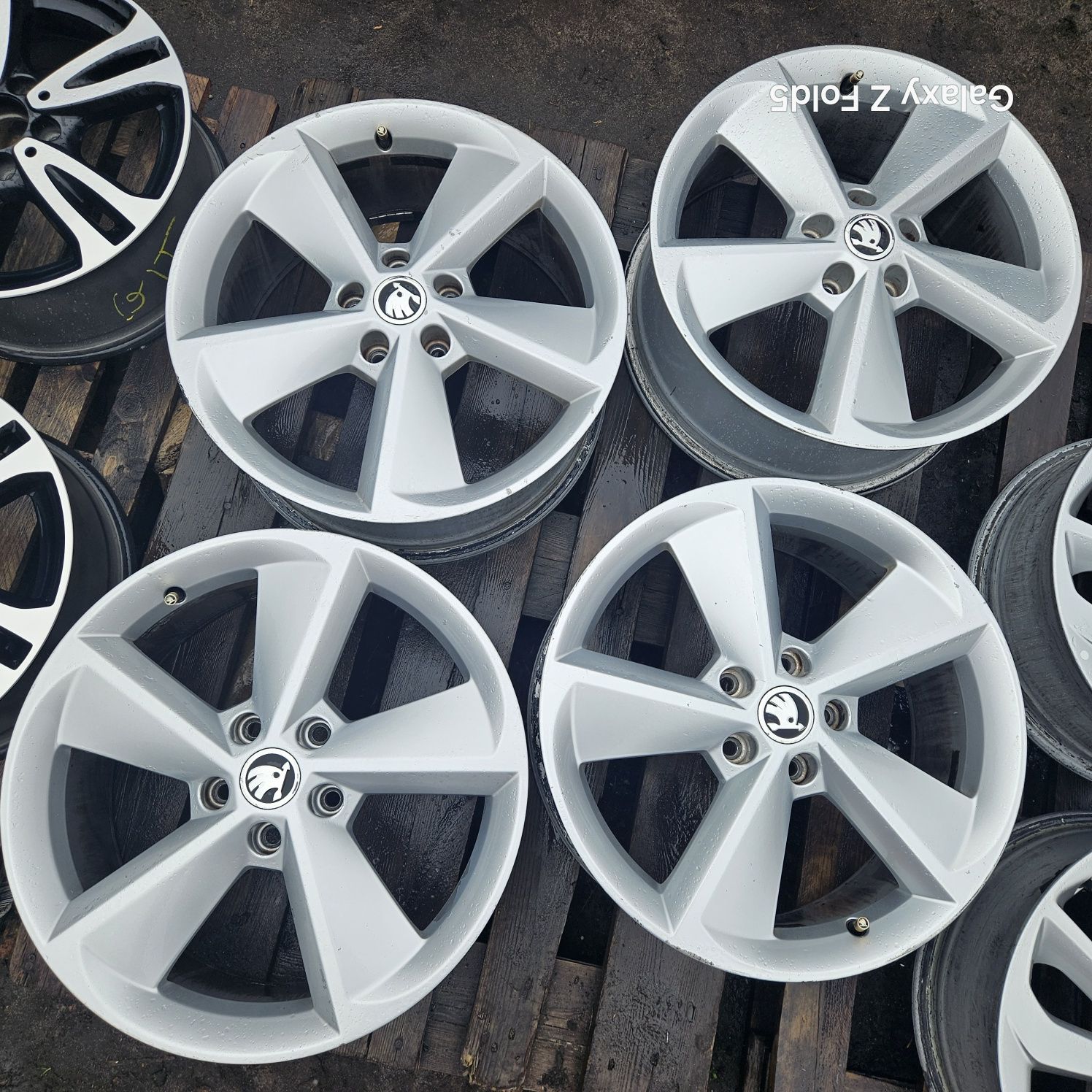 Alufelgi 18 Skoda Octavia Superb Yeti Karoq Kodjaq 5x112 ET51