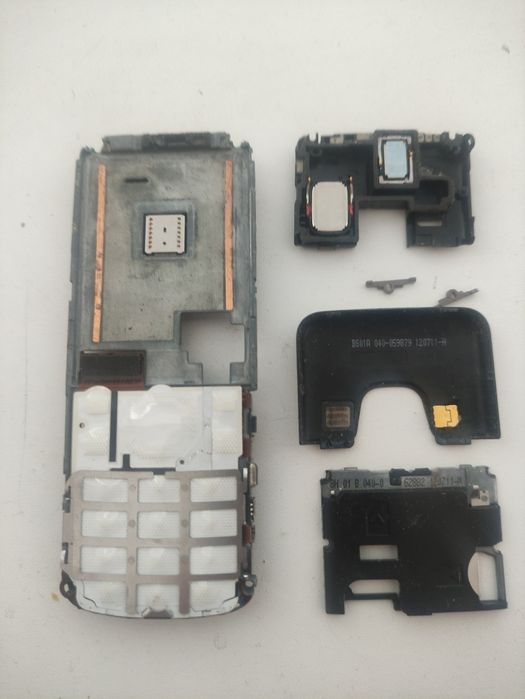 Nokia 6700 Classic На деталі. Є три Плати