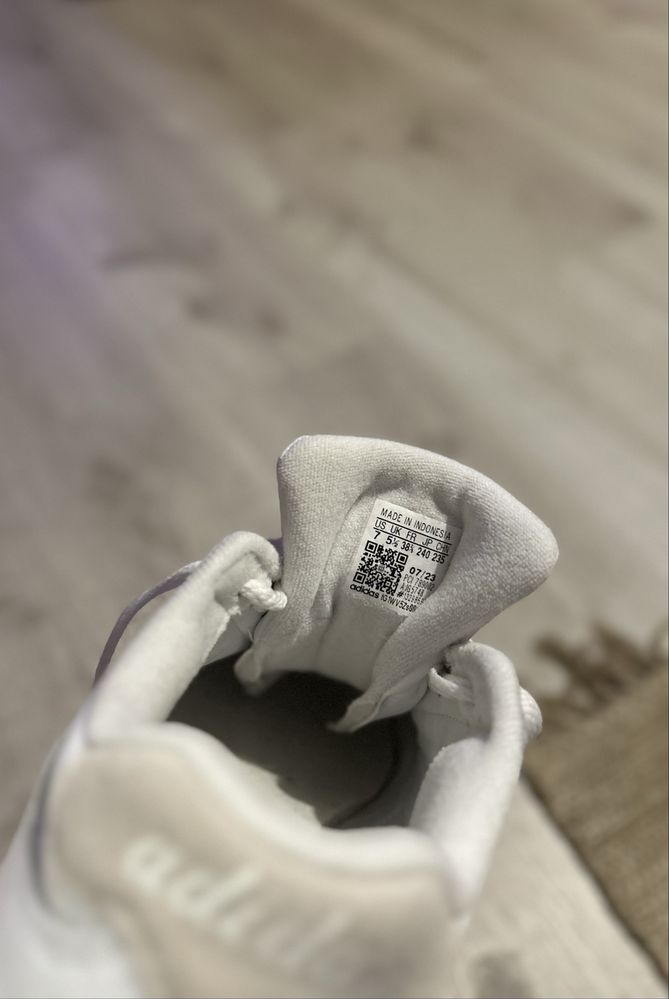 Sapatilhas adidas tamanho 38.5