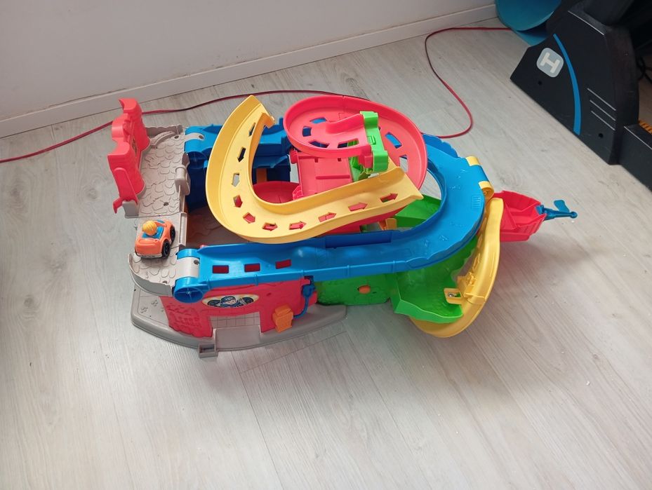 2 Pistas de bebe com 1 carro