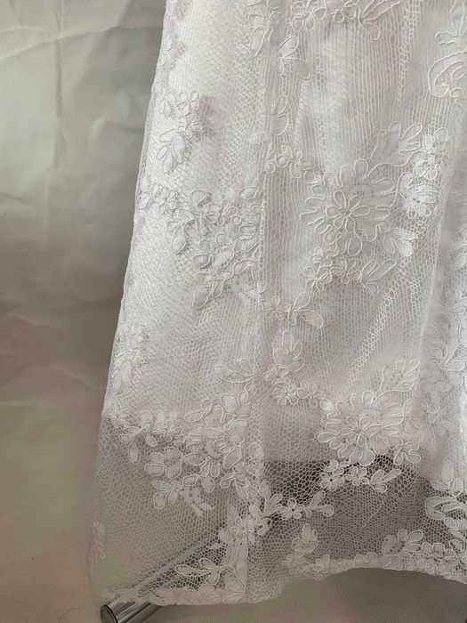 Prosta i klasyczna nowa suknia ślubna 40 L koronkowa cywilny kościelny