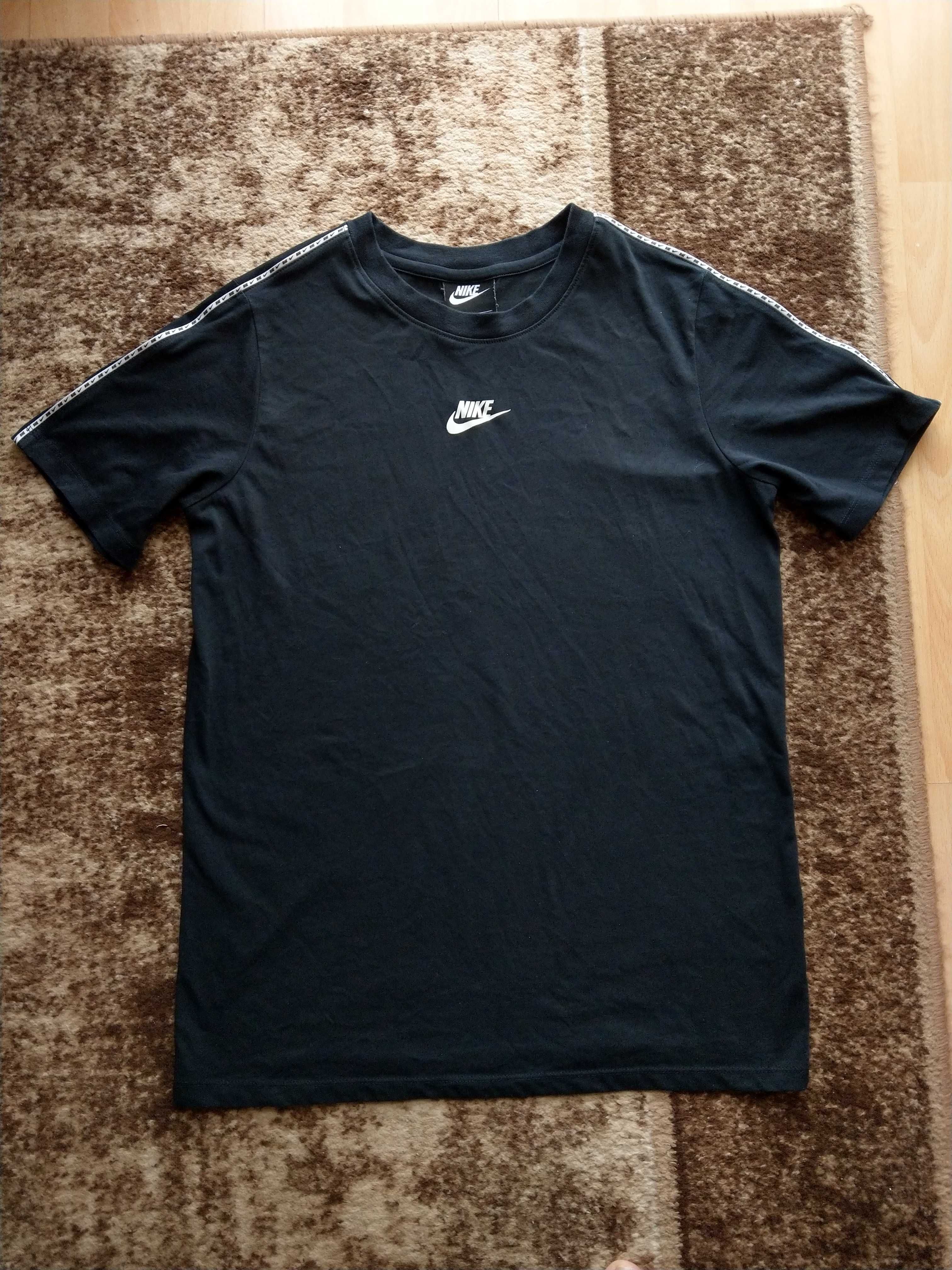 t-shirt mlodziezowy Nike central logo