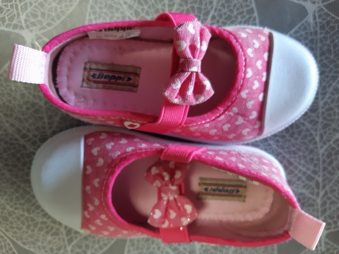 Vendo Sapatos Criança menina