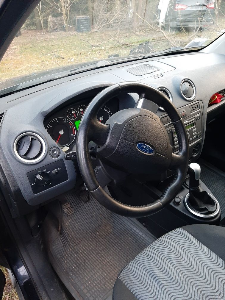 Ładny Ford Fusion 1,6 hdi wersja Plus Wymieniony silnik stan bdb