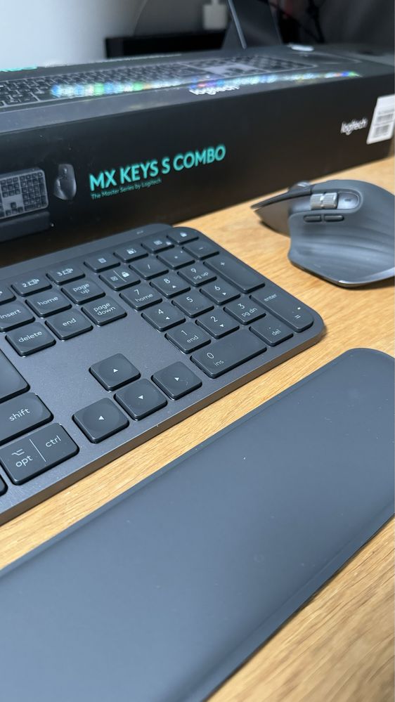 Zestaw Logitech MX Keys S Combo (klawiatura + mysz)