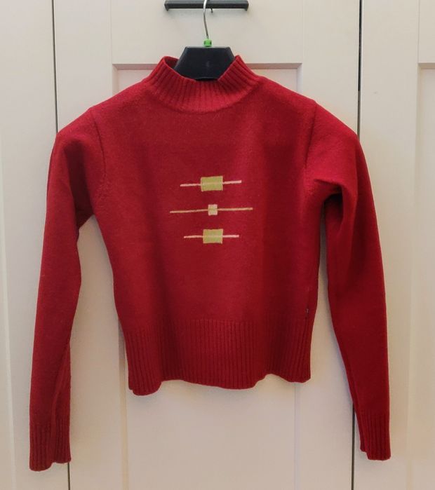 Krótki sweter sweterek TATUUM rozmiar S zgaszona czerwień 100% wełna