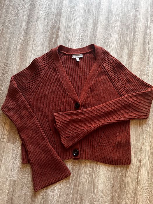 Вкорочена кофтинка на ґудзиках