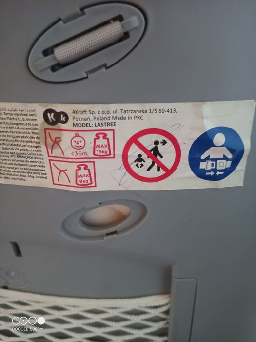 Krzeselko do karmienia z funkcją leżenia
