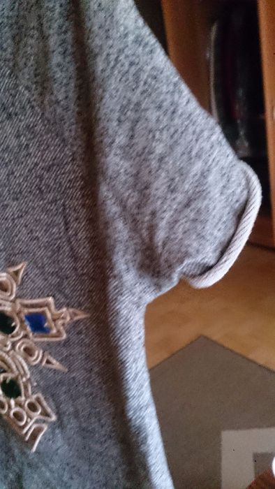 KOszulka bluzka ozdoby krzyż kamienie