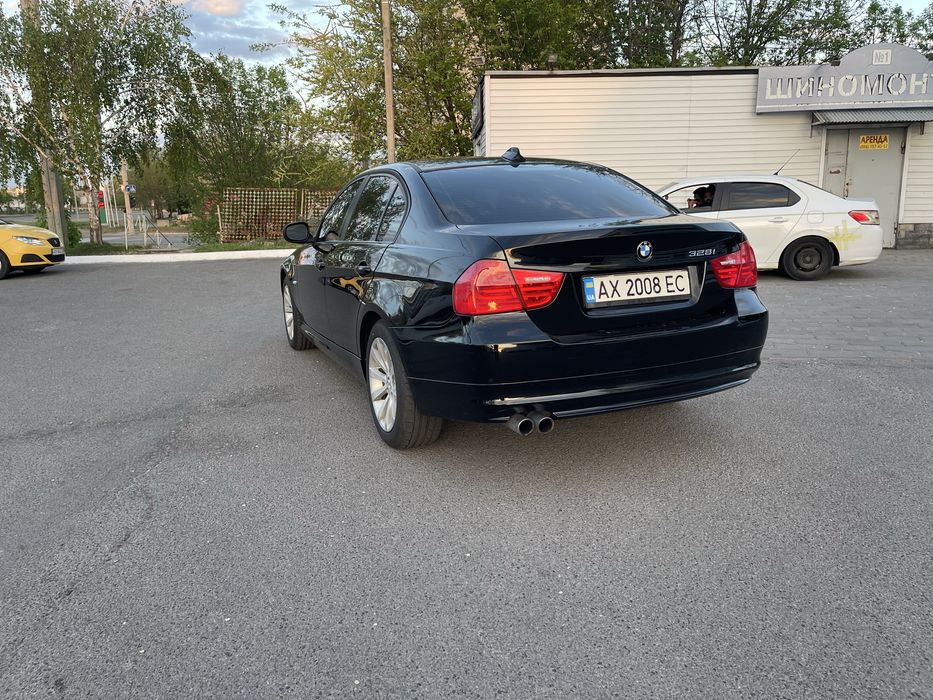 Бмв е90 2010г 3.0 бензин