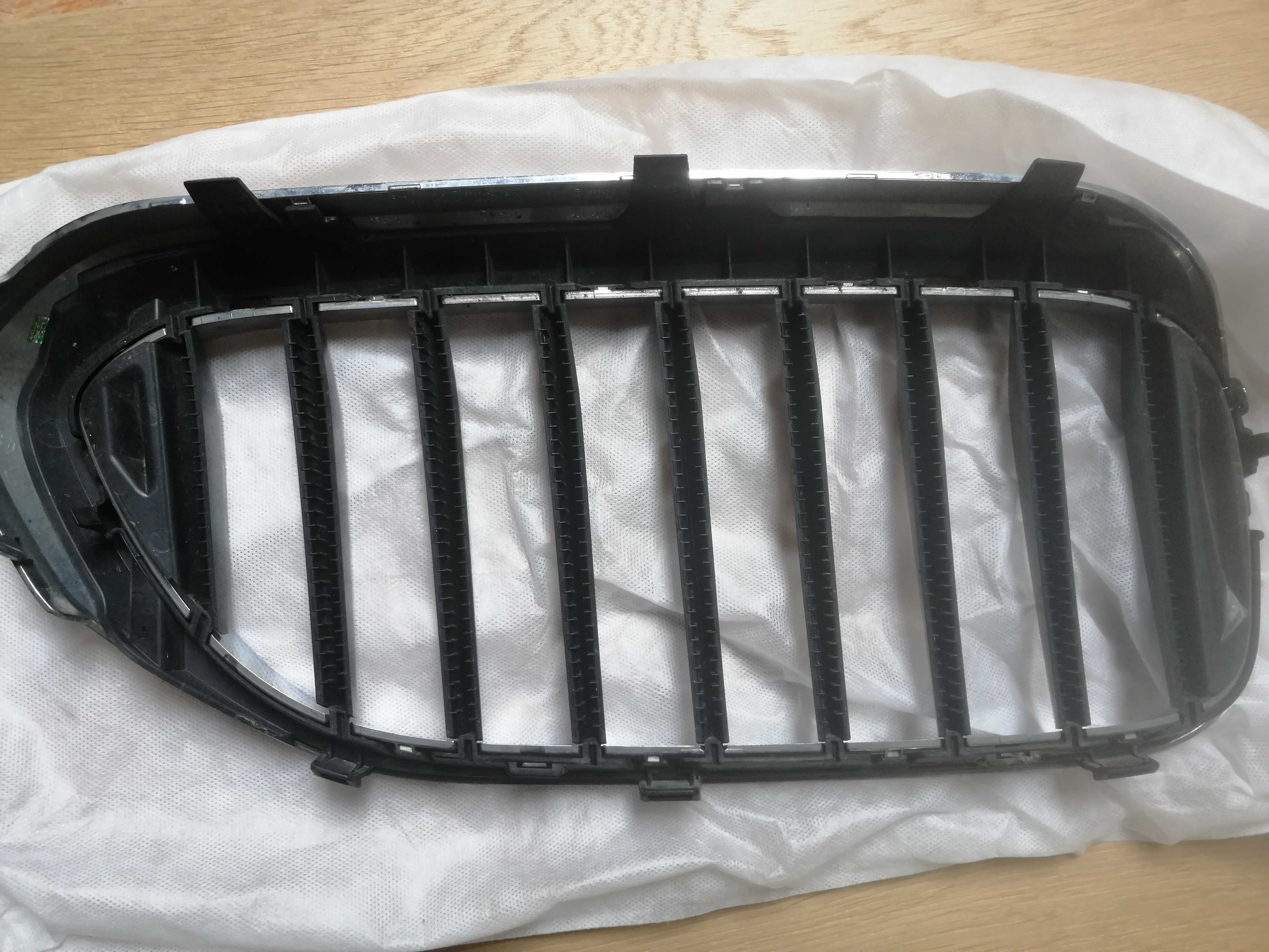 BMW g30 grill i końcówki wydechu