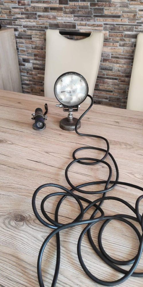 Lampa ledowa z magnesem do podajnika migomatu