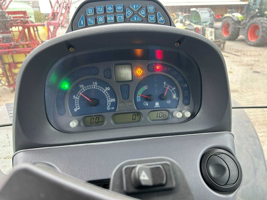 New holland T7040