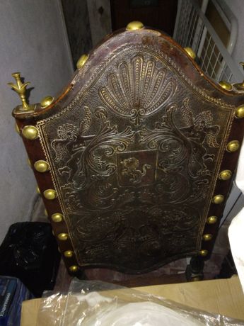 Cadeiras Dom José, em coro e latão, muito antigas e de valor famaliar.