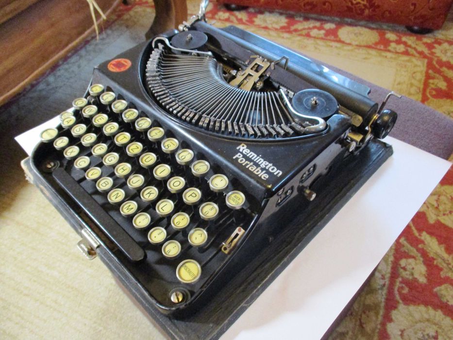 Seculo XX - Maquina de escrever Remington Portable