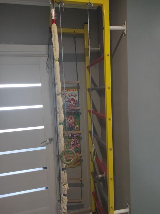 Двух ярусна кровать